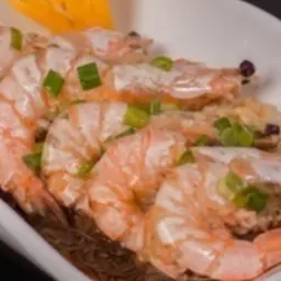 Steamed Prawns With Garlic